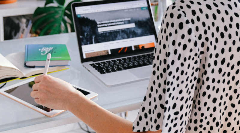 Como vender sites afiliados da Amazon como uma atividade paralela